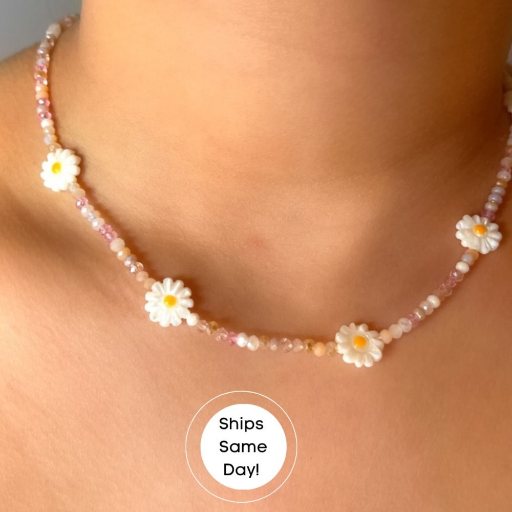 Daisies Beaded Handmade Aesthetic Necklace